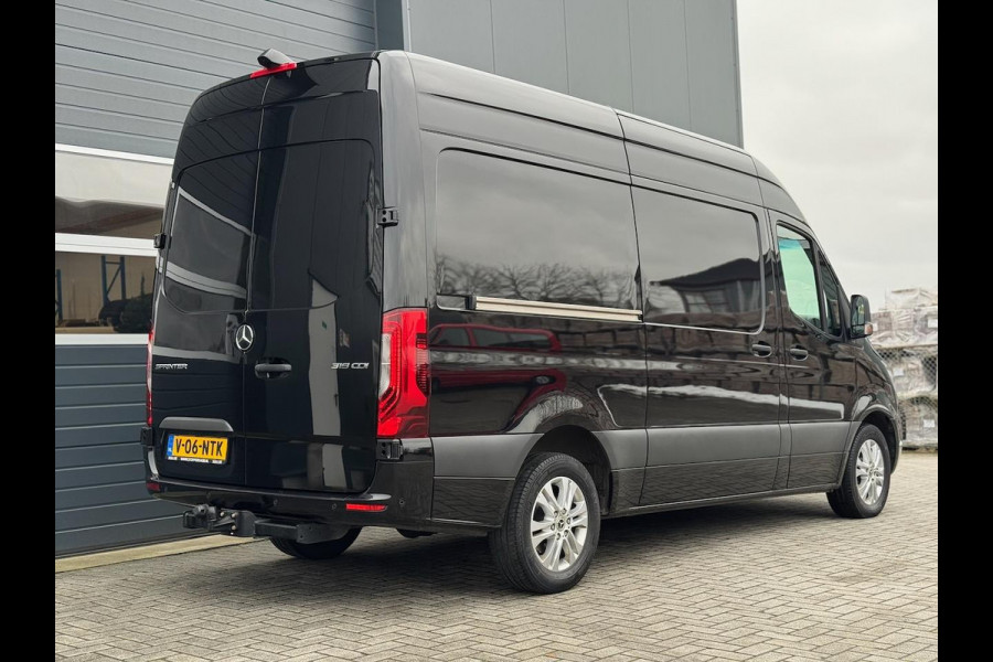 Mercedes-Benz Sprinter 319 3.0 CDI V6 L2H2 Automaat | Navi | Cruise | LED | Airco | Lichtmetaal | Trekhaak 3500KG | PDC | Camera