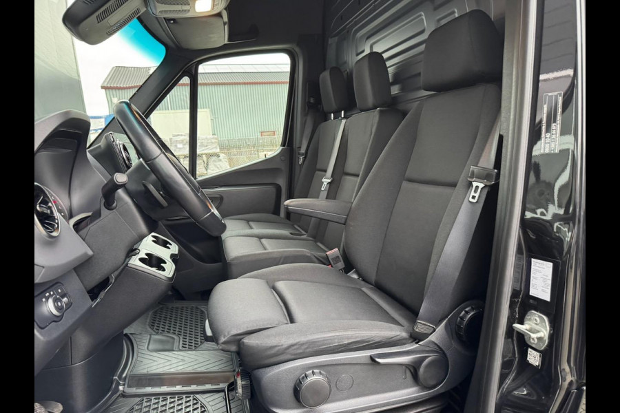 Mercedes-Benz Sprinter 319 3.0 CDI V6 L2H2 Automaat | Navi | Cruise | LED | Airco | Lichtmetaal | Trekhaak 3500KG | PDC | Camera