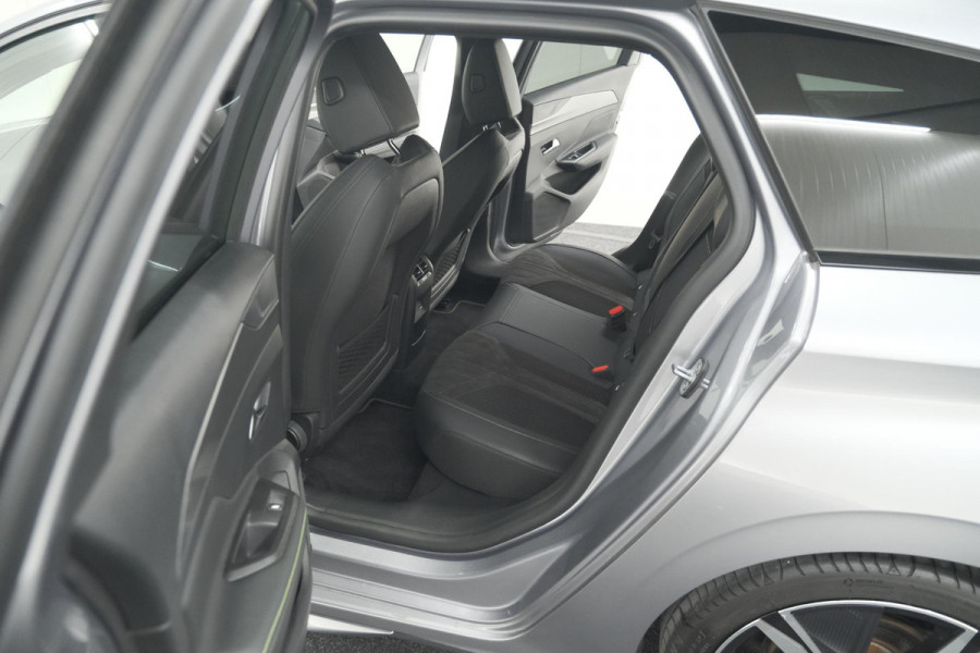Peugeot 308 SW PureTech 130 EAT8 GT | Trekhaak | Stoelverwarming | Camera | Adaptieve Cruise Control