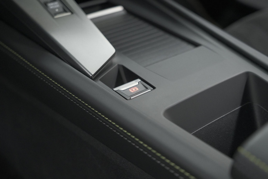 Peugeot 308 SW PureTech 130 EAT8 GT | Trekhaak | Stoelverwarming | Camera | Adaptieve Cruise Control