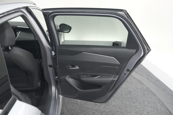 Peugeot 308 SW PureTech 130 EAT8 GT | Trekhaak | Stoelverwarming | Camera | Adaptieve Cruise Control
