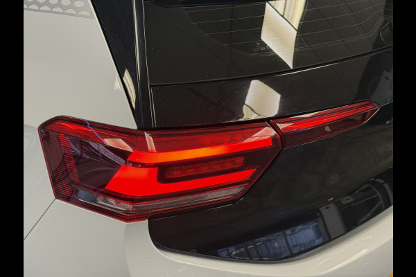 Volkswagen ID.3 First 58 kWh Adaptive-Cruise Full-led Navigatie Trekhaak 24 maanden garantie mogelijk (*vraag naar de voorwaarden)