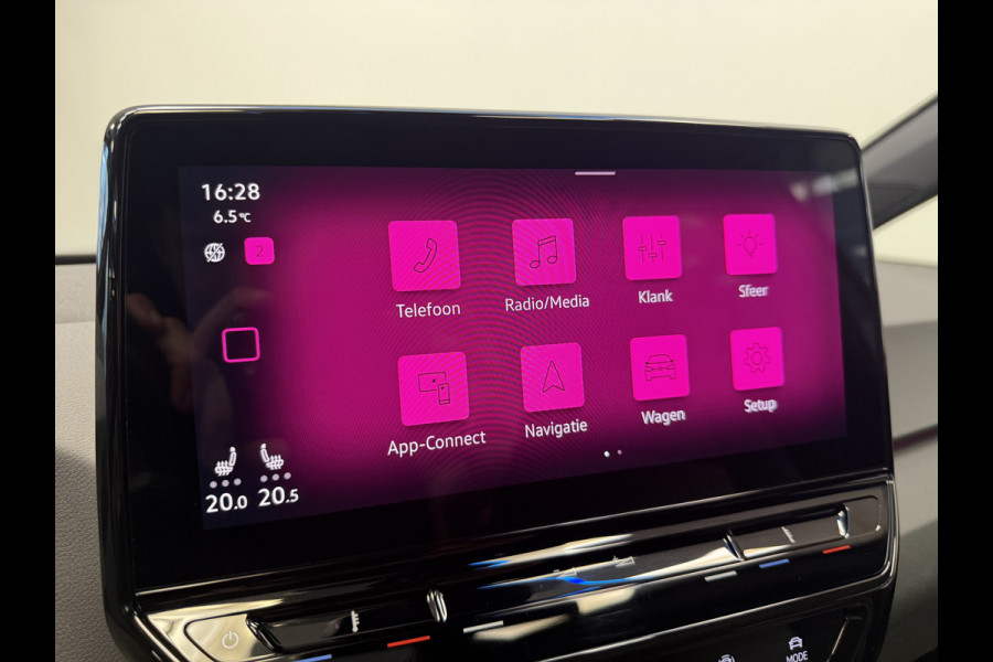 Volkswagen ID.3 First 58 kWh Adaptive-Cruise Full-led Navigatie Trekhaak 24 maanden garantie mogelijk (*vraag naar de voorwaarden)