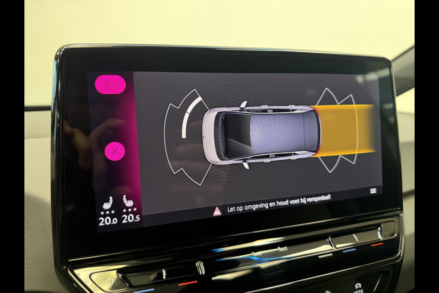 Volkswagen ID.3 First 58 kWh Adaptive-Cruise Full-led Navigatie Trekhaak 24 maanden garantie mogelijk (*vraag naar de voorwaarden)