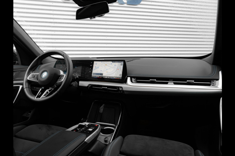 BMW X1 xDrive25e M-Sport - Pano - Trekhaak - Driving Ass Prof - Head-up