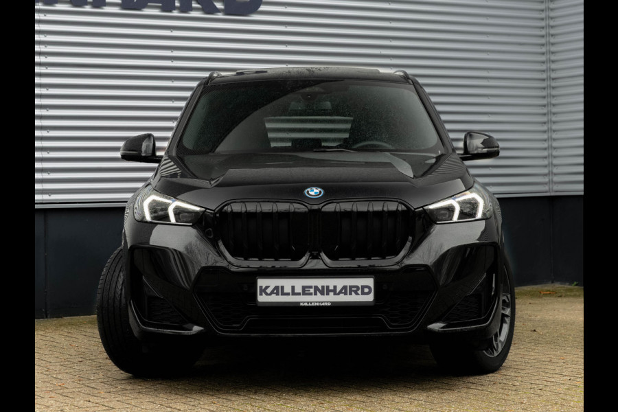 BMW X1 xDrive25e M-Sport - Pano - Trekhaak - Driving Ass Prof - Head-up