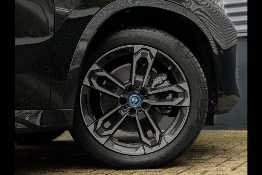 BMW X1 xDrive25e M-Sport - Pano - Trekhaak - Driving Ass Prof - Head-up