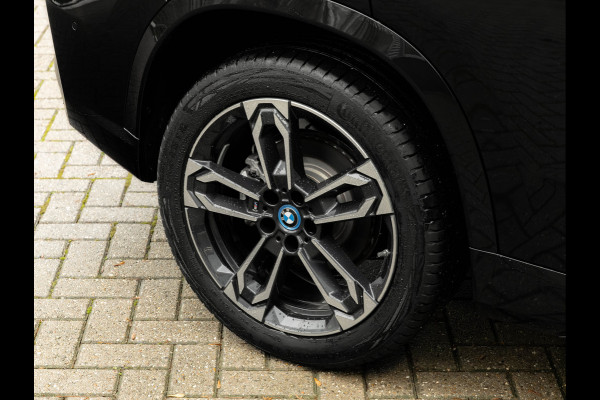 BMW X1 xDrive25e M-Sport - Pano - Trekhaak - Driving Ass Prof - Head-up
