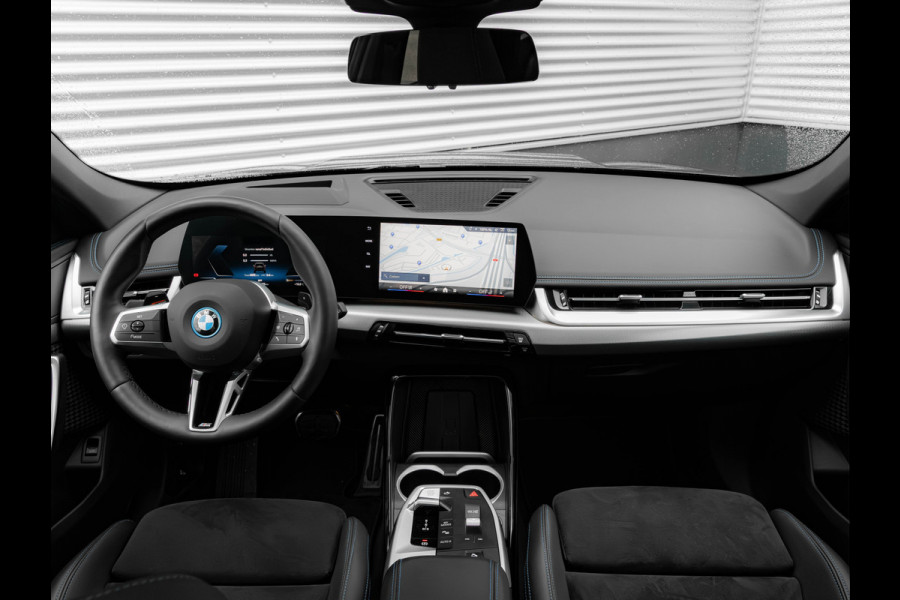 BMW X1 xDrive25e M-Sport - Pano - Trekhaak - Driving Ass Prof - Head-up