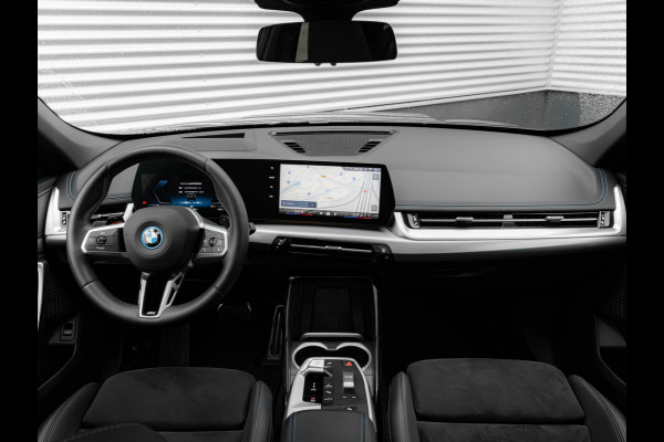 BMW X1 xDrive25e M-Sport - Pano - Trekhaak - Driving Ass Prof - Head-up