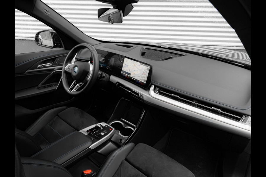 BMW X1 xDrive25e M-Sport - Pano - Trekhaak - Driving Ass Prof - Head-up