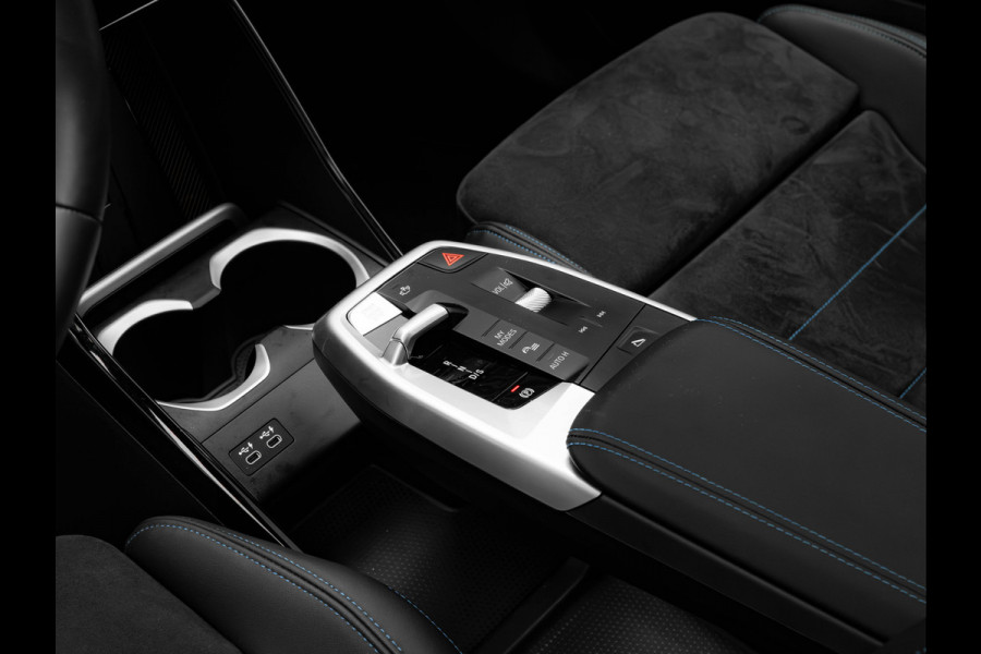 BMW X1 xDrive25e M-Sport - Pano - Trekhaak - Driving Ass Prof - Head-up