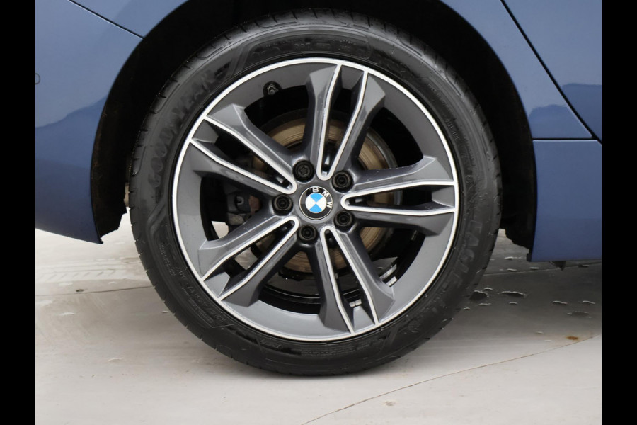 BMW 1-serie 116i AUT. STOEL/STUURWIELVERW. | SFEERVERLICHTING | VIRTUAL COCKPIT | CAMERA | SPORTSTOELEN