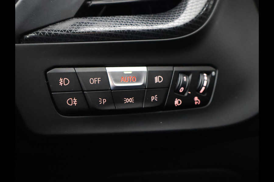 BMW 1-serie 116i AUT. STOEL/STUURWIELVERW. | SFEERVERLICHTING | VIRTUAL COCKPIT | CAMERA | SPORTSTOELEN