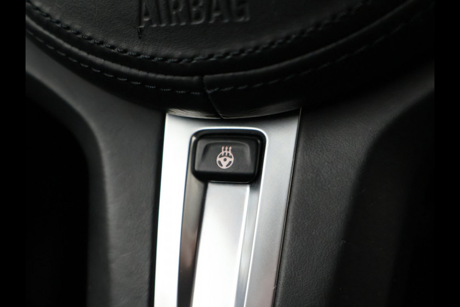 BMW 1-serie 116i AUT. STOEL/STUURWIELVERW. | SFEERVERLICHTING | VIRTUAL COCKPIT | CAMERA | SPORTSTOELEN