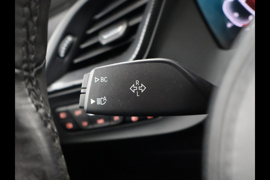 BMW 1-serie 116i AUT. STOEL/STUURWIELVERW. | SFEERVERLICHTING | VIRTUAL COCKPIT | CAMERA | SPORTSTOELEN