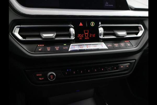 BMW 1-serie 116i AUT. STOEL/STUURWIELVERW. | SFEERVERLICHTING | VIRTUAL COCKPIT | CAMERA | SPORTSTOELEN