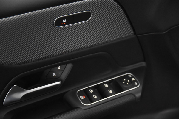 Mercedes-Benz Glb 200 *1ste Eigenaar*Leer*Navigatie*Stoelverwarming*Camera*