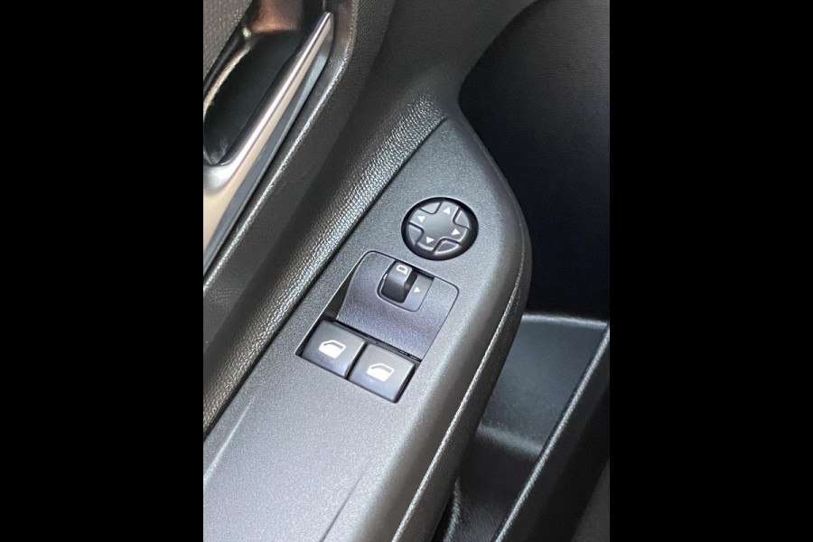 Opel Corsa 1.2 Elegance - 7.222 KM - Navigatie / Apple CarPlay I Airco I Sport velgen I PDC I Veiligheid pakket I Dealer onderhoud