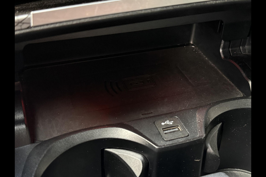 BMW 3-serie 320e M SPORT | 19 INCH VELGEN | PANORAMA | M SPORT REMMEN | TREKHAAK | ELEKTR. STOELEN MEMORY |