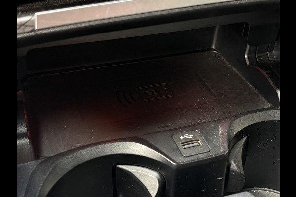 BMW 3-serie 320e M SPORT | 19 INCH VELGEN | PANORAMA | M SPORT REMMEN | TREKHAAK | ELEKTR. STOELEN MEMORY |