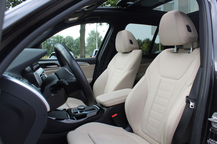 BMW iX3 High Executive 80 kWh / Trekhaak / Panoramadak / 360Camera / Head-up / Laser LED / Harman Kardon / ACC / Keyless / Dodehoek / DAB