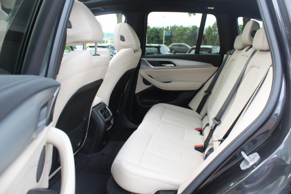 BMW iX3 High Executive 80 kWh / Trekhaak / Panoramadak / 360Camera / Head-up / Laser LED / Harman Kardon / ACC / Keyless / Dodehoek / DAB