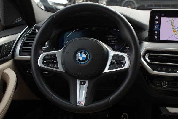 BMW iX3 High Executive 80 kWh / Trekhaak / Panoramadak / 360Camera / Head-up / Laser LED / Harman Kardon / ACC / Keyless / Dodehoek / DAB