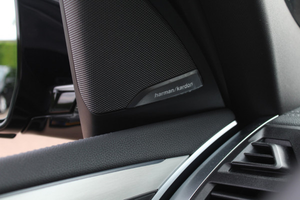 BMW iX3 High Executive 80 kWh / Trekhaak / Panoramadak / 360Camera / Head-up / Laser LED / Harman Kardon / ACC / Keyless / Dodehoek / DAB