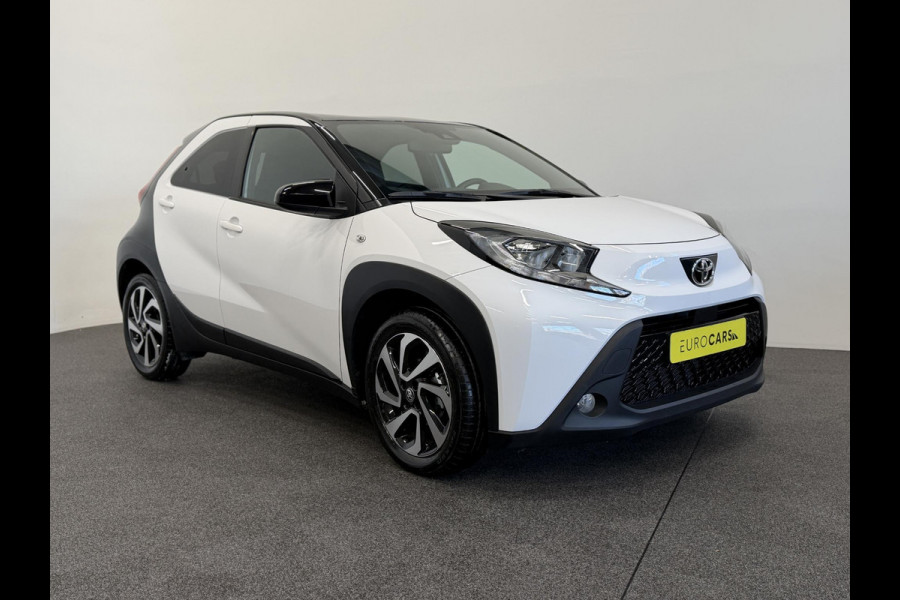 Toyota Aygo X 1.0 VVT-i Automaat Pulse | Navigatie | Apple Carplay/Android Auto | Camera | 17" Lichtmetalen Velgen | Climate Control | Adaptive Cruise Control | Two Tone