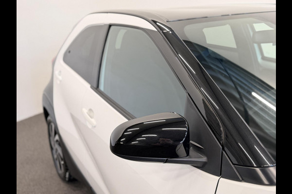 Toyota Aygo X 1.0 VVT-i Automaat Pulse | Navigatie | Apple Carplay/Android Auto | Camera | 17" Lichtmetalen Velgen | Climate Control | Adaptive Cruise Control | Two Tone