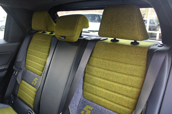 Renault 5 150PK COMFORT RANGE ICONIC CINQ 52 kWh | NAVIGATIE SYSTEEM MET GOOGLE INTERGRATIE | HARMAN KARDON PREMIUM AUDIO | FULL LED KOPLAMPEN MET MICRO-OPTICS EN FRANSE VLAG | 10"R-LINK MULTIMEDIA | 18"GRONO LICHTMETALEN VELGEN | WARM TITANIUM DAKLIJSTEN | ELEKTRISCH VERWARMDE VOOR STOELEN / STUUR | BESTUURDERSSTOEL MET ELEKTRISCH VERSTELBARE LENDESTEUN | AUTOMATISCH INPARKEREN | FLANK GUARD PROTECTION | ADAPTIEVE CRUISE CONTROL MET STOP & GO | ACHTERUITRIJCAMERA | PRIVATIE GLASS | SFEERVERLICHTING IN DIVERSE KLEUREN |