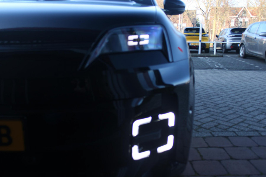 Renault 5 150PK COMFORT RANGE ICONIC CINQ 52 kWh | NAVIGATIE SYSTEEM MET GOOGLE INTERGRATIE | HARMAN KARDON PREMIUM AUDIO | FULL LED KOPLAMPEN MET MICRO-OPTICS EN FRANSE VLAG | 10"R-LINK MULTIMEDIA | 18"GRONO LICHTMETALEN VELGEN | WARM TITANIUM DAKLIJSTEN | ELEKTRISCH VERWARMDE VOOR STOELEN / STUUR | BESTUURDERSSTOEL MET ELEKTRISCH VERSTELBARE LENDESTEUN | AUTOMATISCH INPARKEREN | FLANK GUARD PROTECTION | ADAPTIEVE CRUISE CONTROL MET STOP & GO | ACHTERUITRIJCAMERA | PRIVATIE GLASS | SFEERVERLICHTING IN DIVERSE KLEUREN |