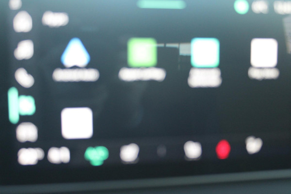 Renault 5 150PK COMFORT RANGE ICONIC CINQ 52 kWh | NAVIGATIE SYSTEEM MET GOOGLE INTERGRATIE | HARMAN KARDON PREMIUM AUDIO | FULL LED KOPLAMPEN MET MICRO-OPTICS EN FRANSE VLAG | 10"R-LINK MULTIMEDIA | 18"GRONO LICHTMETALEN VELGEN | WARM TITANIUM DAKLIJSTEN | ELEKTRISCH VERWARMDE VOOR STOELEN / STUUR | BESTUURDERSSTOEL MET ELEKTRISCH VERSTELBARE LENDESTEUN | AUTOMATISCH INPARKEREN | FLANK GUARD PROTECTION | ADAPTIEVE CRUISE CONTROL MET STOP & GO | ACHTERUITRIJCAMERA | PRIVATIE GLASS | SFEERVERLICHTING IN DIVERSE KLEUREN |