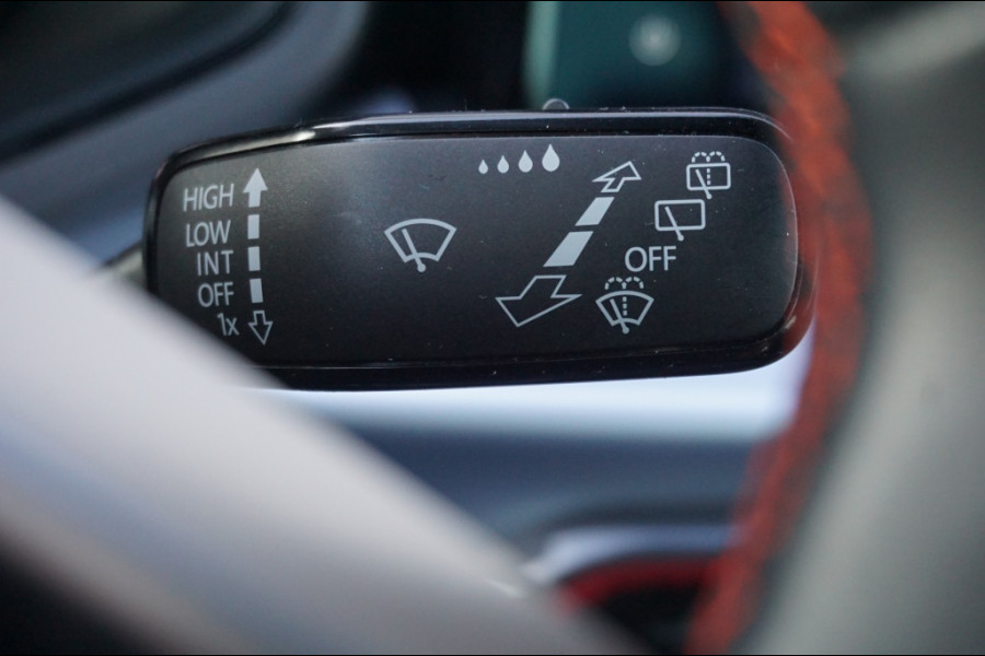 Seat Arona 110PK TSI FR AUTOMAAT | SPORTIEF | 17" LM VELGEN