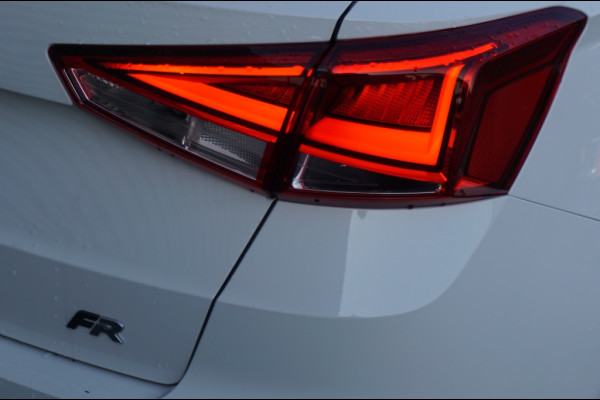 Seat Arona 110PK TSI FR AUTOMAAT | SPORTIEF | 17" LM VELGEN