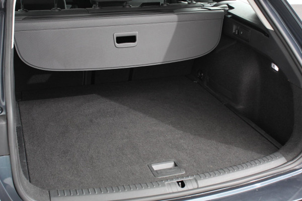 Seat Leon Sportstourer 1.5 eTSI 150pk DSG Style | Navigatie | Apple | Carplay/Android Auto | Parkeersensor achter | Adaptive Cruise Control | Stoelverwarming