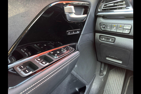 Kia e-Niro ExecutiveLine 64 kWh | SOH: 95.7% | 3 Fase | Trekhaak | Leder | Adaptive Cc | Blindspot | Memory-seat |
