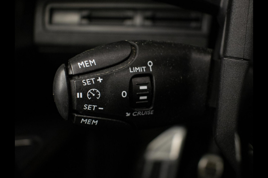 Peugeot 5008 1.2 PureTech GT-Line Sport (APPLE CARPLAY,NAVI,CAMERA,CLIMATE,CRUISE,LED,GETINT,SPORTSTOELEN,LM VELGEN,NETTE STAAT