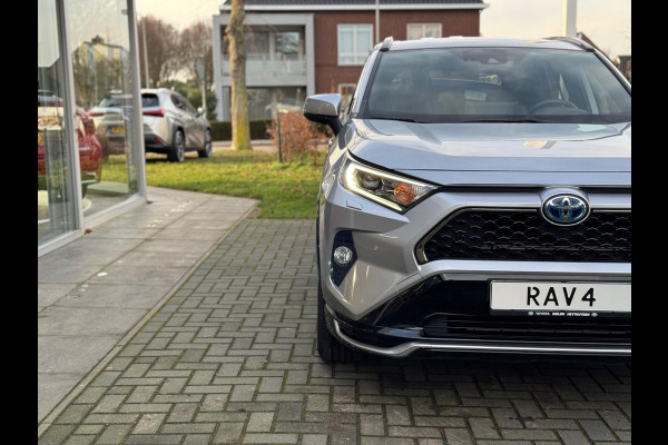 Toyota RAV4 2.5 Plug-in Hybrid AWD Style | Trekhaak, Head up display, Dodehoekherkenning, Parkeersensoren, Stoel + Stuurverwarming