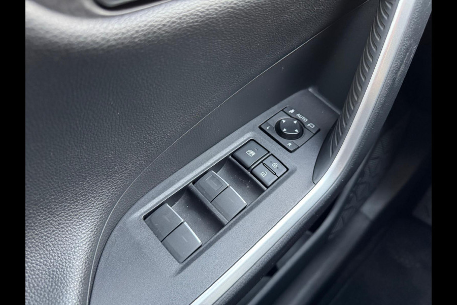 Toyota RAV4 2.5 Plug-in Hybrid AWD Style | Trekhaak, Head up display, Dodehoekherkenning, Parkeersensoren, Stoel + Stuurverwarming