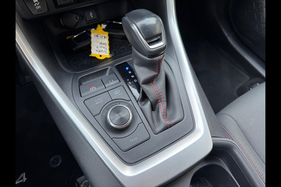 Toyota RAV4 2.5 Plug-in Hybrid AWD Style | Trekhaak, Head up display, Dodehoekherkenning, Parkeersensoren, Stoel + Stuurverwarming