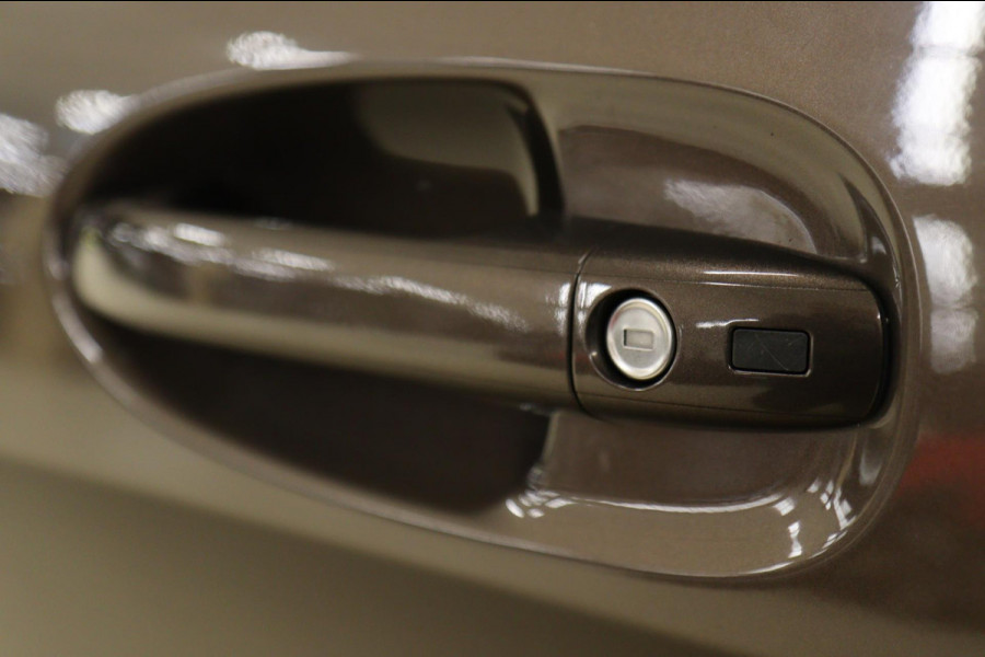 Mercedes-Benz V-Klasse 250d 4-MATIC Extra Lang Avantgarde Edition VIP/360CAM/LANEASSIST/STOEVERWARMING/VOL