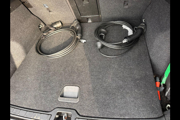 Volvo XC40 Recharge P8 AWD R-Design | SOH: 92,1% | Leder | Two Tone | Adaptive CC | Camera | BlindSpot |
