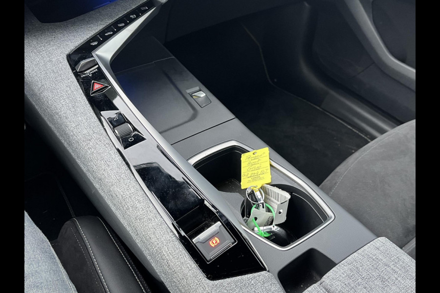Peugeot E 3008 GT Avantage 210 73 kWh WARMTEPOMP | DODE HOEKCENSOR | DEALER ONDERHOUDEN | BTW VERREKENBAAR | RIJKLAARPRIJS incl. 12mnd BOVAG | 100% ongeval verleden vrij.