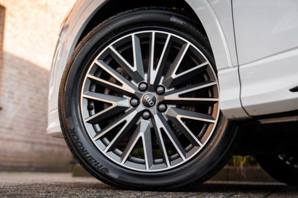 Audi Q3 45 TFSI e S Edition 245 PK 3x S-Line ACC Ambiance Black Optic Keyless Camera 19''