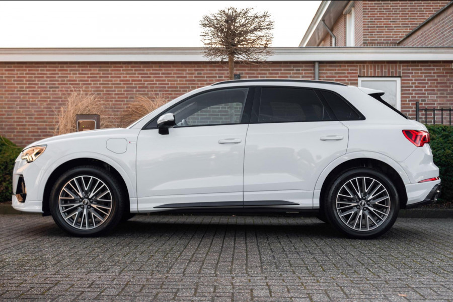 Audi Q3 45 TFSI e S Edition 245 PK 3x S-Line ACC Ambiance Black Optic Keyless Camera 19''
