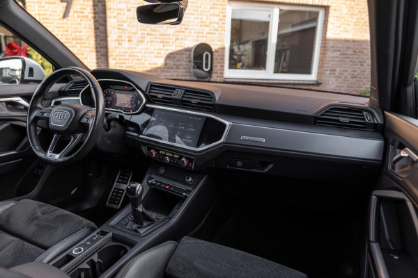 Audi Q3 45 TFSI e S Edition 245 PK 3x S-Line ACC Ambiance Black Optic Keyless Camera 19''