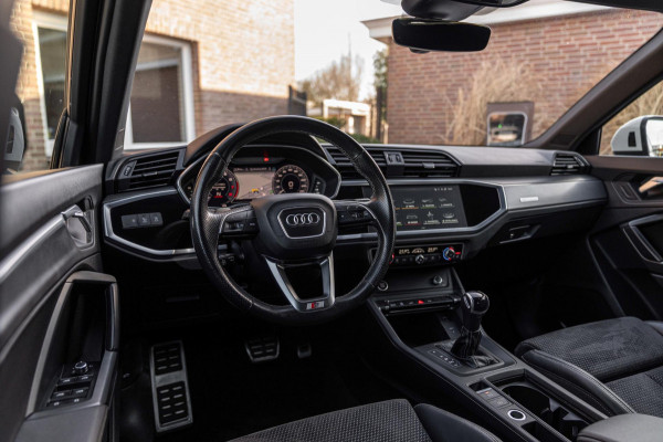 Audi Q3 45 TFSI e S Edition 245 PK 3x S-Line ACC Ambiance Black Optic Keyless Camera 19''