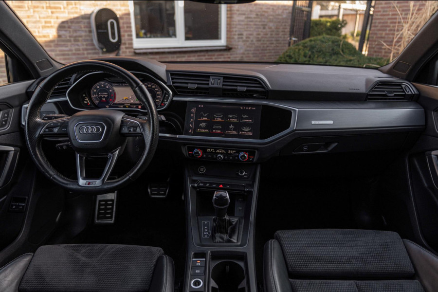 Audi Q3 45 TFSI e S Edition 245 PK 3x S-Line ACC Ambiance Black Optic Keyless Camera 19''